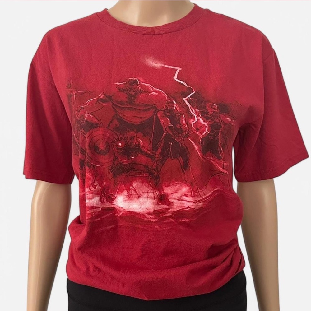Marvel Avengers Graphic Tee Men’s Small